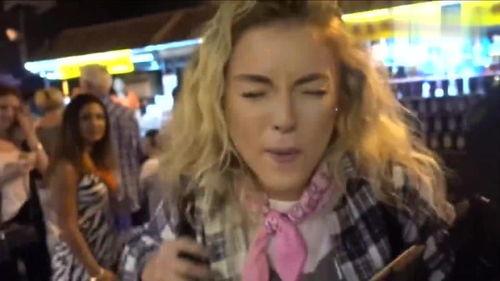 网红女孩子吃瓜视频播放,网红女孩吃瓜视频引网友热议