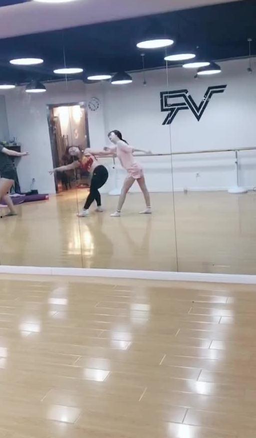 吃瓜网跳舞视频,这舞蹈太上头了！